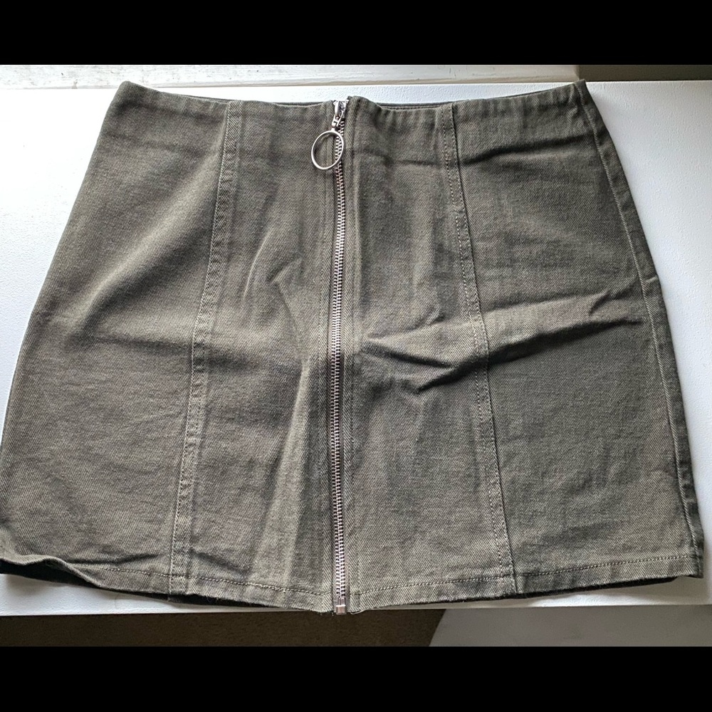 Francesca’s skirt